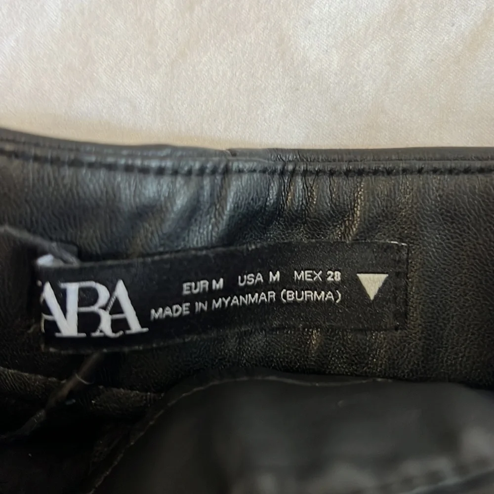 Black Faux Leather Skort from Zara - Picture 3 of 4